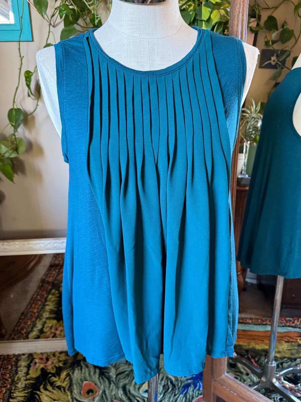 Simply Vera Vera Wang Teal Pleated Sleeveless PintuckTank, size L
